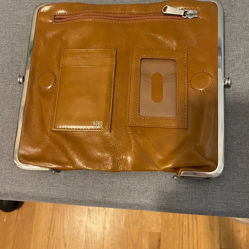 Beautiful Hobo clutch wallet! - Picture 8 of 9